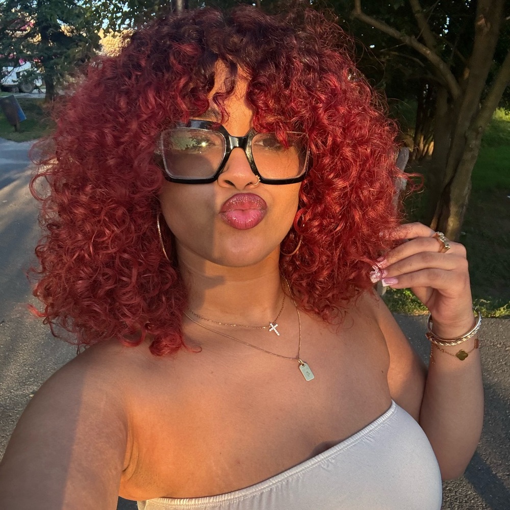 Meet your Posher, Denise